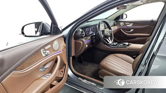 Mercedes-Benz E-Class W213 2020 Серый из Кореи, фото 2