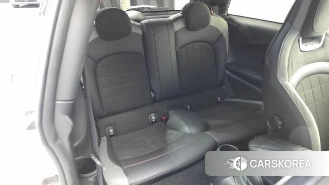 Mini Cooper S 2023 Жемчужный цвет из Кореи, фото 2