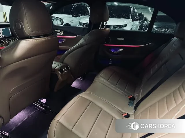 Mercedes-Benz E-Class W213 2023 Белый из Кореи, фото 2