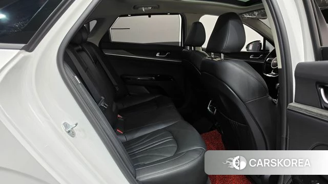 Kia The New K5 3rd generation 2024 Белый из Кореи, фото 2