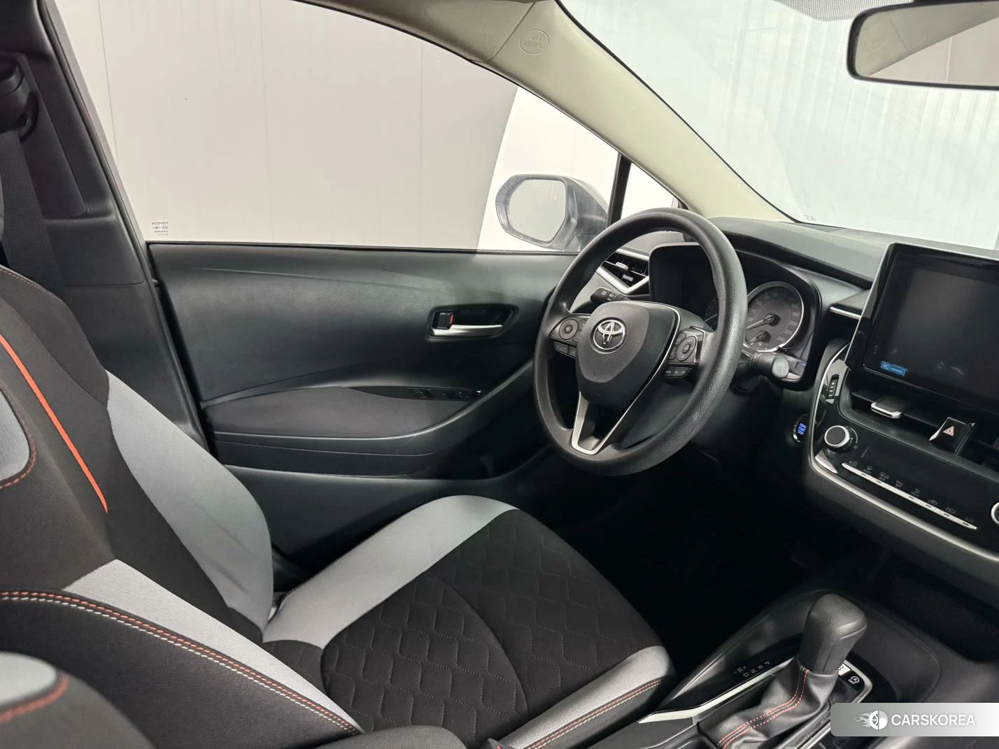 Toyota Corolla 2021 Серебристо-серый из Китая, фото 2