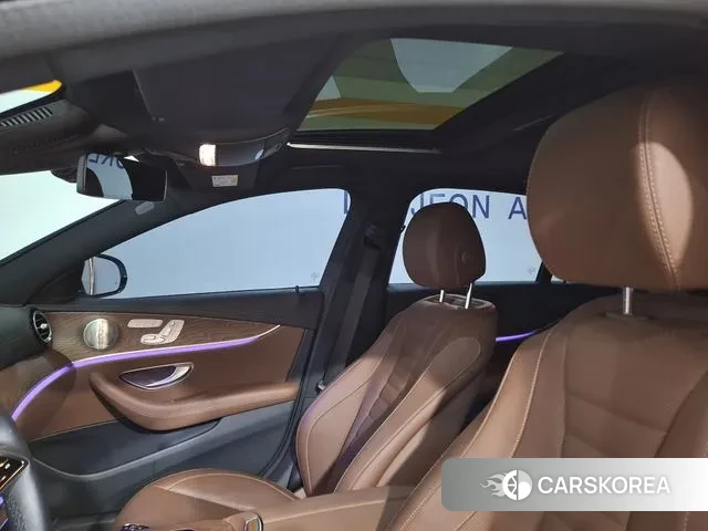 Mercedes-Benz E-Class W213 2023 Белый из Кореи, фото 2