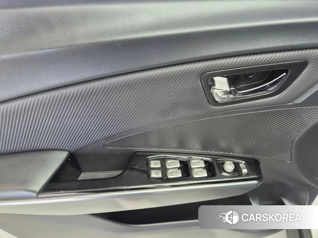 Ssangyong Tivoli Armor 2018 Жемчужный цвет из Кореи, фото 2