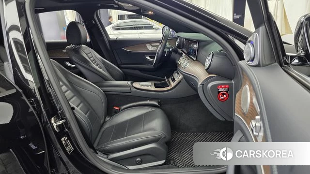 Mercedes-Benz E-Class W213 2022 Черный из Кореи, фото 2