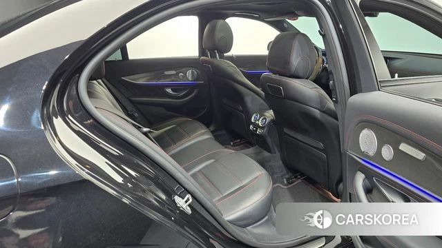 Mercedes-Benz E-Class W213 2018 Черный из Кореи, фото 2