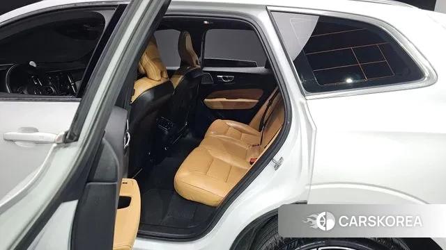 Volvo XC60 second Generation 2019 Белый из Кореи, фото 2