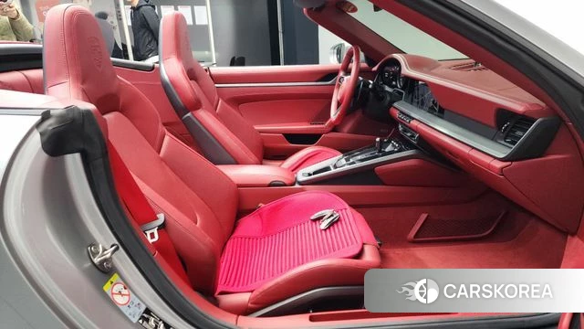 Porsche 911(992) 2021 Серебристо-серый из Кореи, фото 2