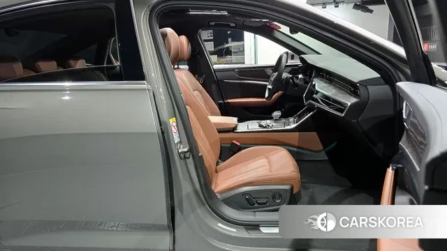 Audi A6 (C8) 2023 Серебристо-серый из Кореи, фото 2