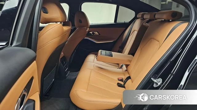 BMW 3 Series (G20) 2022 Черный из Кореи, фото 2