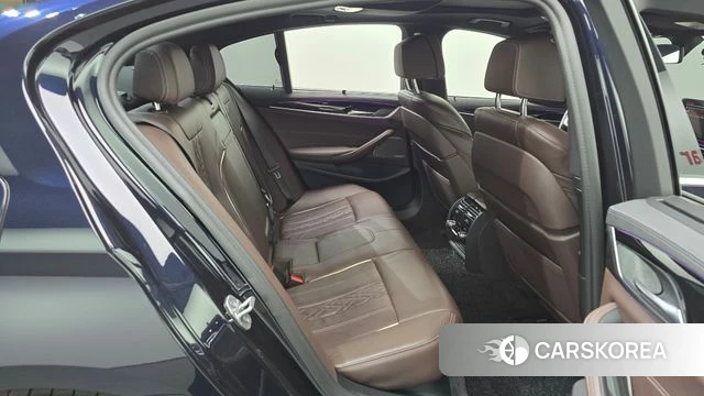 BMW 5 Series (G30) 2022 Черный из Кореи, фото 2