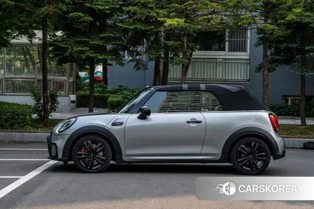 Mini Cooper S Convertible 2023 Серебристо-серый из Кореи, фото 2