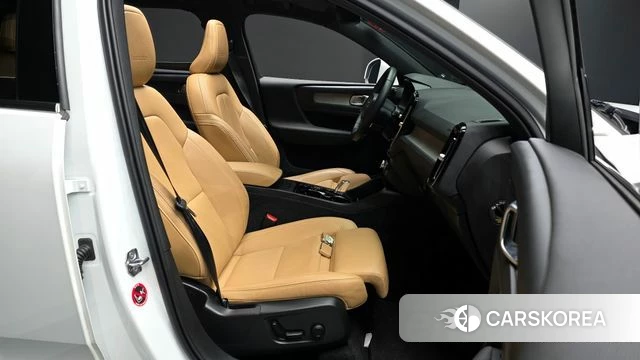 Volvo XC40 2020 Белый из Кореи, фото 2