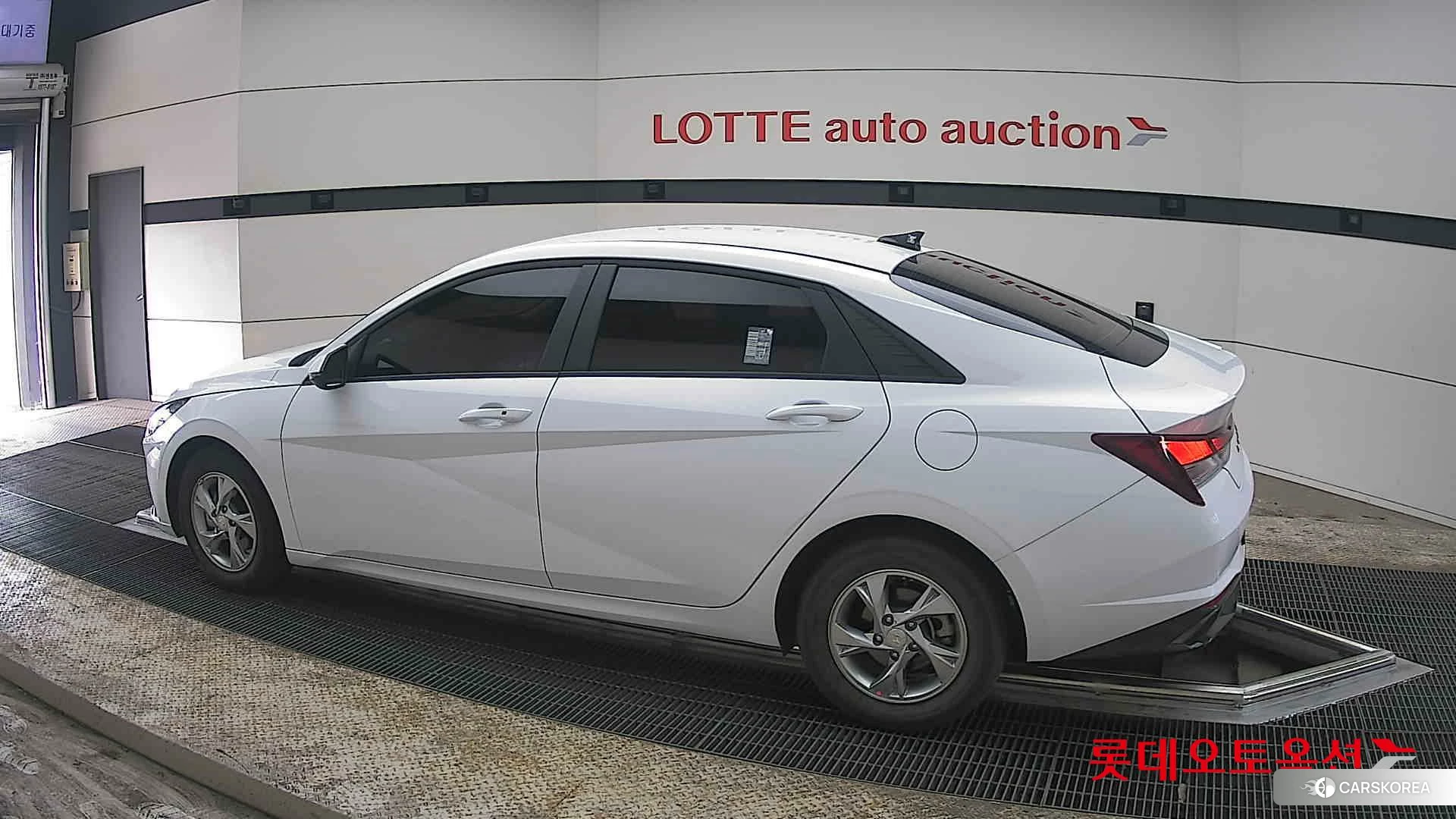 Hyundai Avante 2023 Polar White из Кореи, фото 2