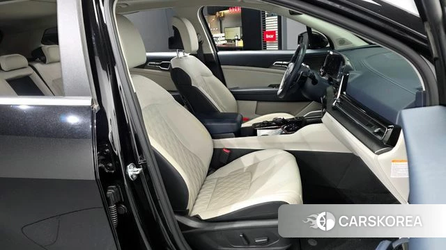 Kia Sportage 5th Generation Hybrid 2023 Черный из Кореи, фото 2