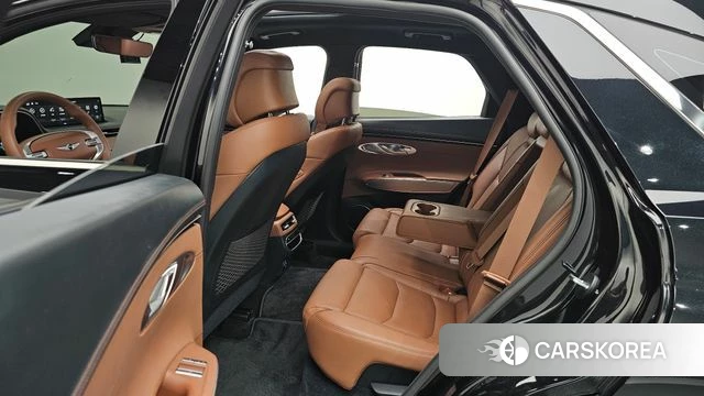 Genesis GV70 2023 Черный из Кореи, фото 2