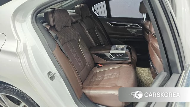 BMW 7 Series (G11) 2019 Белый из Кореи, фото 2