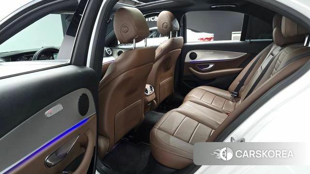 Mercedes-Benz E-Class W213 2019 Белый из Кореи, фото 2