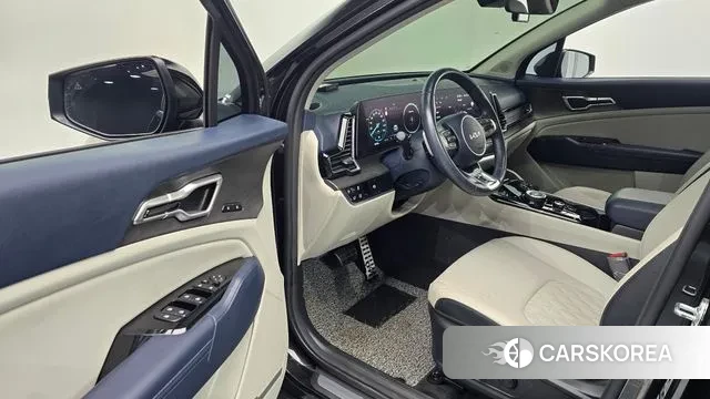 Kia Sportage 5th Generation Hybrid 2023 Черный из Кореи, фото 2