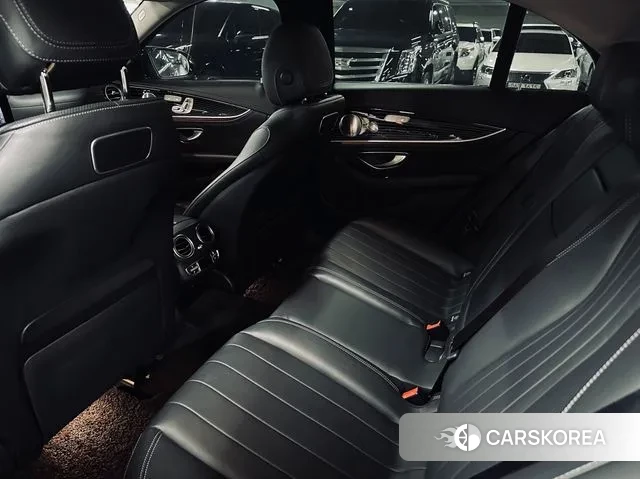 Mercedes-Benz E-Class W213 2019 Черный из Кореи, фото 2