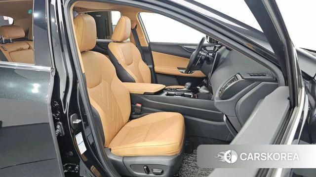 Lexus NX350h Second generation 2023 Черный из Кореи, фото 2