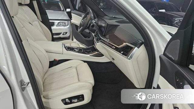 BMW X7 (G07) 2026 Белый из Кореи, фото 2