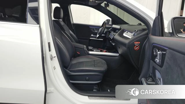 Mercedes-Benz GLA - Class H247 2021 Белый из Кореи, фото 2