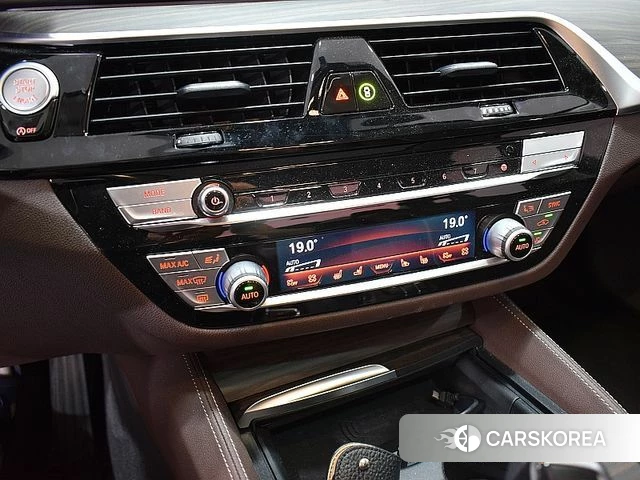 BMW 5 Series (G30) 2022 Черный из Кореи, фото 2