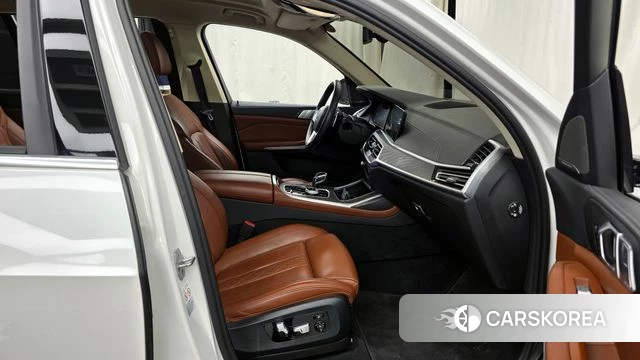 BMW X7 (G07) 2022 Белый из Кореи, фото 2