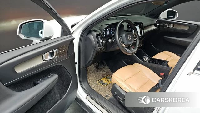 Volvo XC40 2019 Белый из Кореи, фото 2