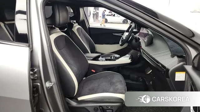 Kia EV6 2023 Серый из Кореи, фото 2