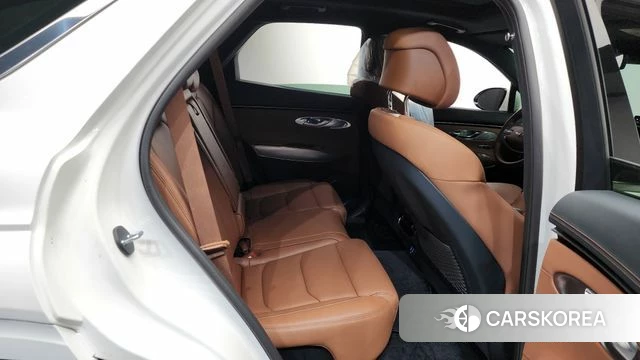 Genesis GV70 2023 Белый из Кореи, фото 2