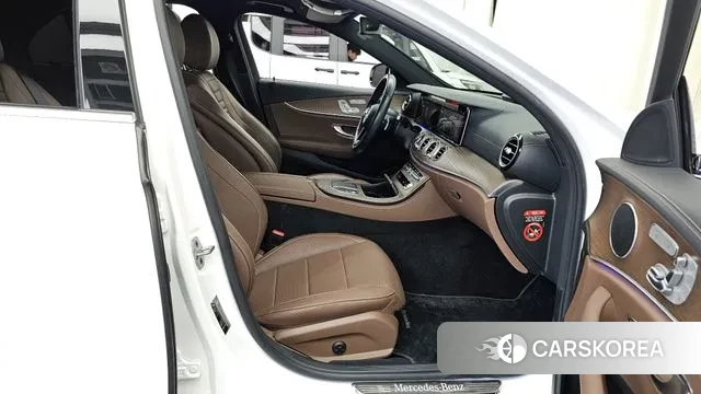 Mercedes-Benz E-Class W213 2020 Белый из Кореи, фото 2