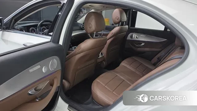 Mercedes-Benz E-Class W213 2020 Белый из Кореи, фото 2