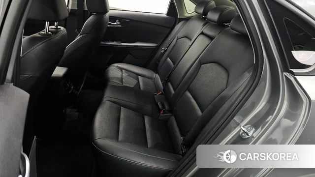 Kia The New K3 2nd generation 2024 Серебристо-серый из Кореи, фото 2