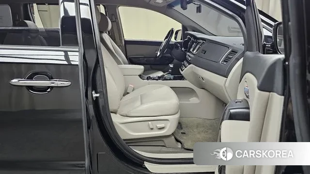 Kia The New Carnival 2019 Черный из Кореи, фото 2