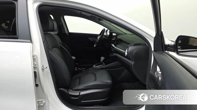 Kia The New K3 2nd generation 2021 Белый из Кореи, фото 2