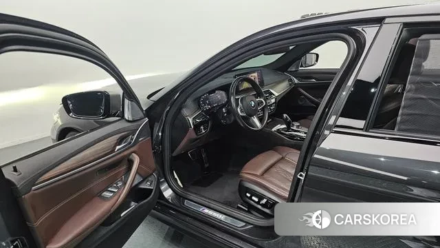 BMW 5 Series (G30) 2020 Серый из Кореи, фото 2