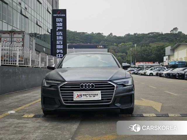 Audi A6L 2021 Темно-серый из Китая, фото 2
