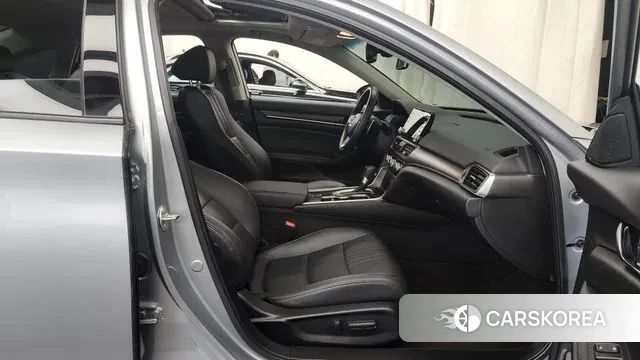 Honda Accord 10th Generation 2019 Серебристо-серый из Кореи, фото 2