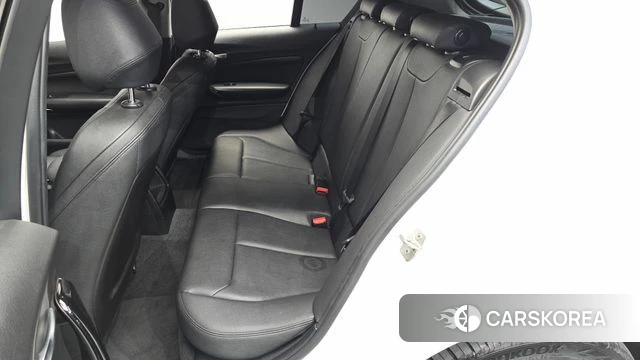 BMW 1 Series (F20) 2018 Белый из Кореи, фото 2