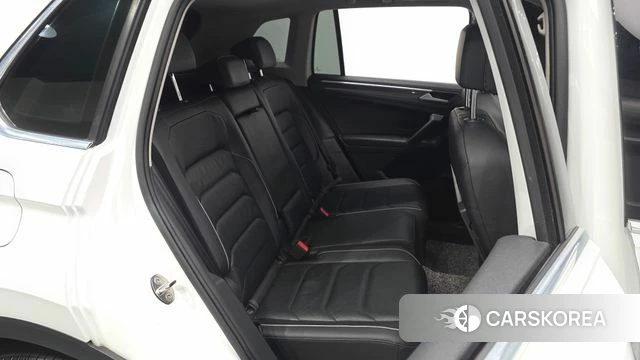 Volkswagen Tiguan second Generation 2020 Белый из Кореи, фото 2