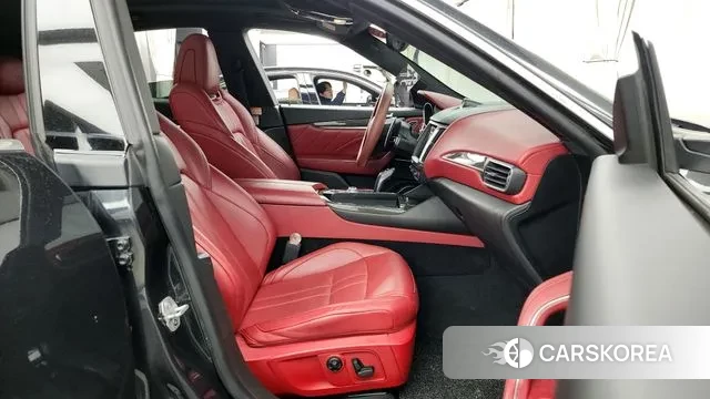 Maserati Levante 2018 Черный из Кореи, фото 2