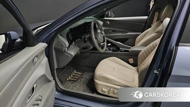 Hyundai The New Avante (CN7) 2023 Светло-серебряный цвет из Кореи, фото 2