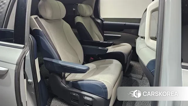 Kia The New Carnival 4th Generation 2024 Серебристо-серый из Кореи, фото 2