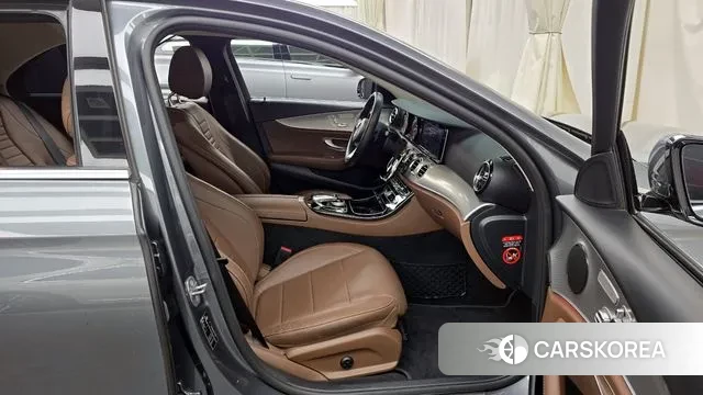 Mercedes-Benz E-Class W213 2018 Серый из Кореи, фото 2