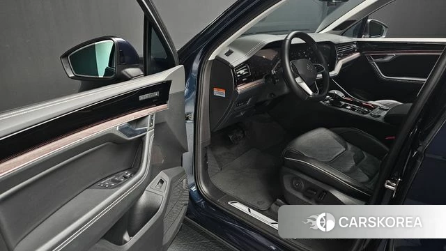 Volkswagen Touareg 3rd generation 2024 Синий из Кореи, фото 2