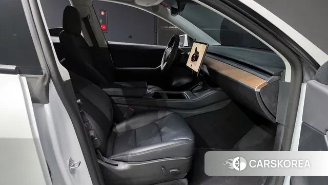 Tesla Model Y 2022 Белый из Кореи, фото 2