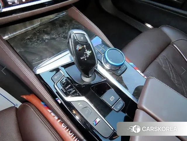 BMW 5 Series (G30) 2018 Белый из Кореи, фото 2