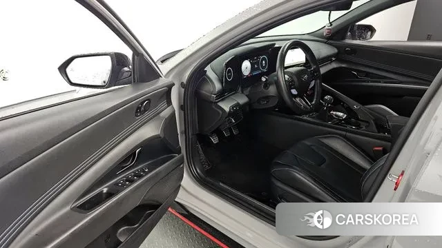 Hyundai Avante (CN7) 2021 Серебристо-серый из Кореи, фото 2