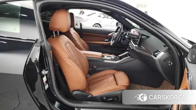 BMW 4 Series (G22) 2024 Черный из Кореи, фото 2